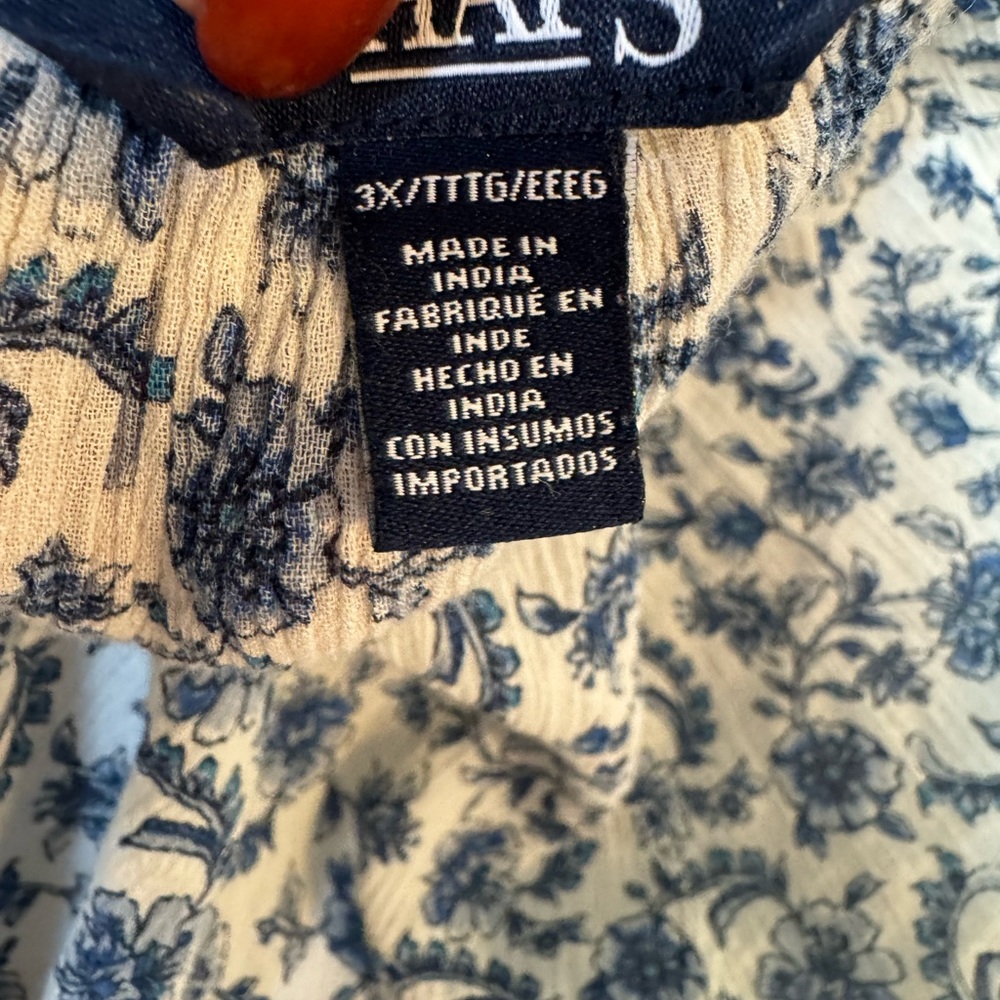 Chaps White and Blue Floral Boho Peasant Top   PLUS: 3X       #L - Picture 8 of 9